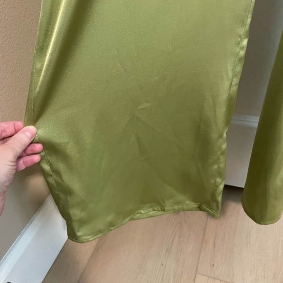 NWT Pretty Lavish Frances Cut Out Jumpsuit Satin Green Apple Size 2 - Picture 14 of 16